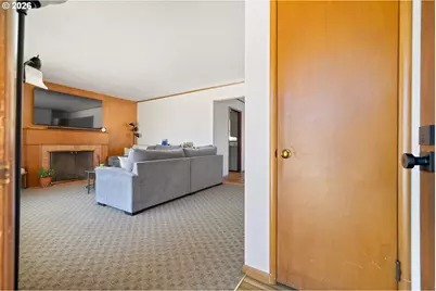12652 NE Halsey St, Portland, OR 97230 - Photo 4