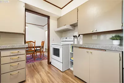 12652 NE Halsey St, Portland, OR 97230 - Photo 14