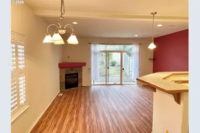 653 NW 1st St, Gresham, OR 97030 - Photo 4