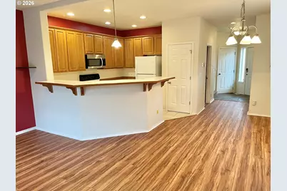 653 NW 1st St, Gresham, OR 97030 - Photo 6