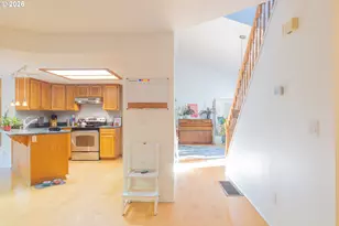 9436 SW Wood Pkwy, Portland, OR 97219 - Photo 10