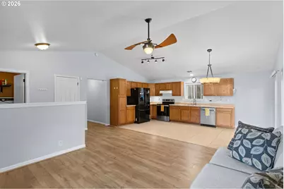 356 Dark Horse St, Roseburg, OR 97471 - Photo 12