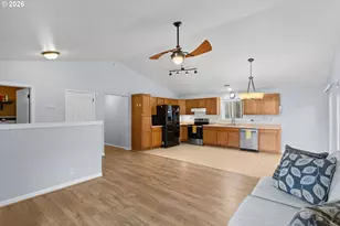356 Dark Horse St, Roseburg, OR 97471 - Photo 12