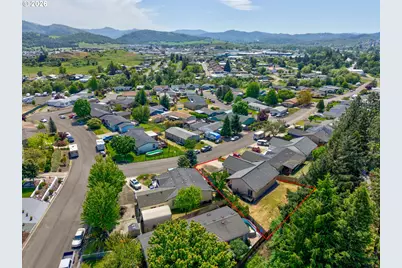 356 Dark Horse St, Roseburg, OR 97471 - Photo 42