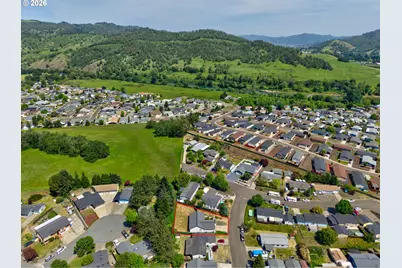 356 Dark Horse St, Roseburg, OR 97471 - Photo 48