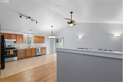356 Dark Horse St, Roseburg, OR 97471 - Photo 6