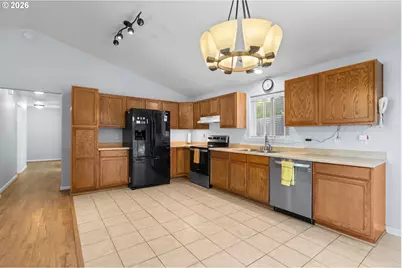356 Dark Horse St, Roseburg, OR 97471 - Photo 16