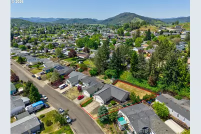 356 Dark Horse St, Roseburg, OR 97471 - Photo 40
