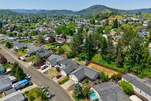 356 Dark Horse St, Roseburg, OR 97471 - Photo 40