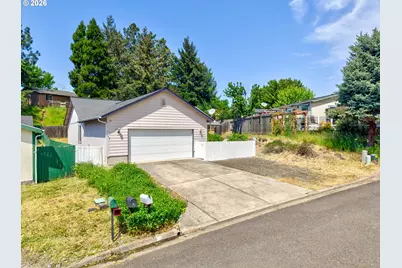 356 Dark Horse St, Roseburg, OR 97471 - Photo 2