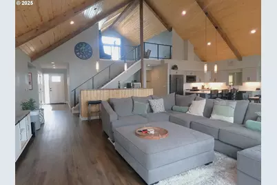 13422 SW Airfield Ln, Culver, OR 97734 - Photo 6