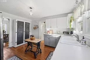 200 Irving Rd, Eugene, OR 97404 - Photo 14