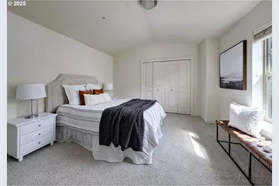 734 NE Adwick Dr, Hillsboro, OR 97006 - Photo 16