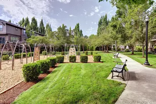 734 NE Adwick Dr, Hillsboro, OR 97006 - Photo 28