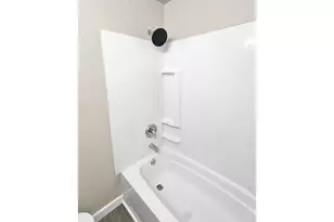 608 4th St, Springfield, OR 97477 - Photo 16
