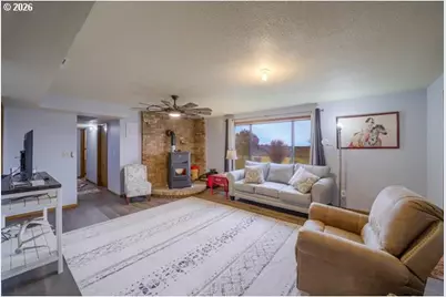 950 SE Dover Ln, Madras, OR 97741 - Photo 32