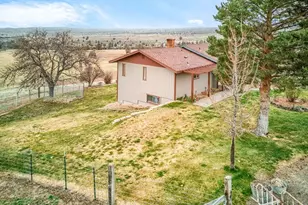 950 SE Dover Ln, Madras, OR 97741 - Photo 4
