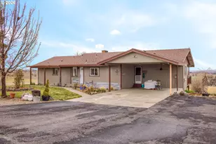 950 SE Dover Ln, Madras, OR 97741 - Photo 2
