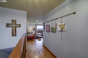 950 SE Dover Ln, Madras, OR 97741 - Photo 8