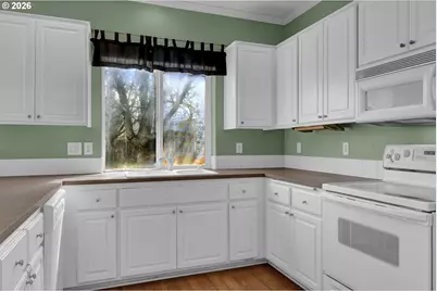 3886 Aerial Way, Eugene, OR 97402 - Photo 16