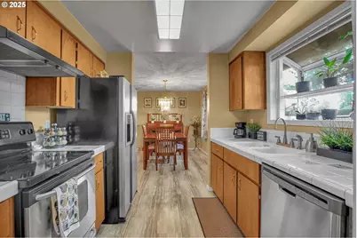 17277 SW Sugar Plum Ct, Beaverton, OR 97007 - Photo 10