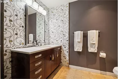 836 S Curry St #102, Portland, OR 97239 - Photo 32