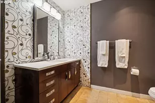 836 S Curry St, Portland, OR 97239 - Photo 32