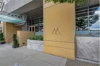 836 S Curry St #102, Portland, OR 97239 - Photo 2