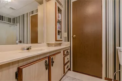 25454 Perkins Rd, Veneta, OR 97487 - Photo 16