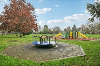 9210 N Windle St, Portland, OR 97203 - Photo 36