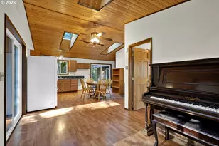 23220 Burgett Creek Rd, Philomath, OR 97370 - Photo 22