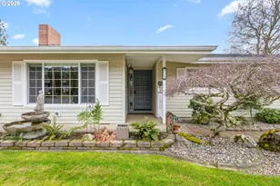 738 E 2nd Ave, Sutherlin, OR 97479 - Photo 2