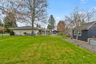 738 E 2nd Ave, Sutherlin, OR 97479 - Photo 40