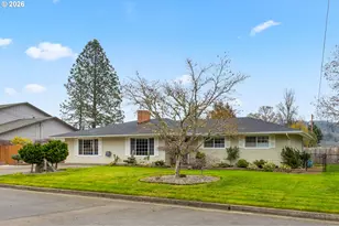 738 E 2nd Ave, Sutherlin, OR 97479 - Photo 1