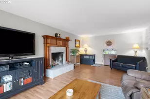 738 E 2nd Ave, Sutherlin, OR 97479 - Photo 4