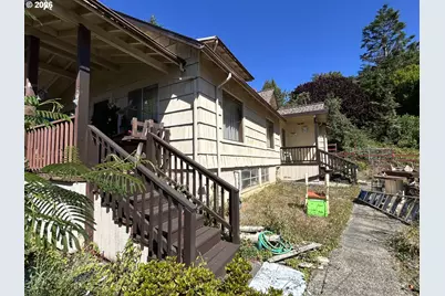 108 N Irving St, Coquille, OR 97423 - Photo 2