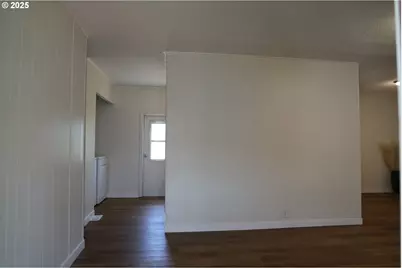 11402 SW Royal Villa Dr 144, Tigard, OR 97224 - Photo 8
