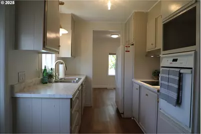 11402 SW Royal Villa Dr 144, Tigard, OR 97224 - Photo 20