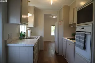 11402 SW Royal Villa Dr 144, Tigard, OR 97224 - Photo 20