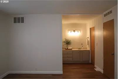 11402 SW Royal Villa Dr 144, Tigard, OR 97224 - Photo 10