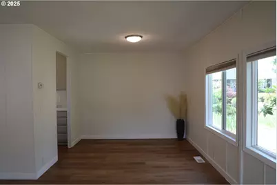 11402 SW Royal Villa Dr 144, Tigard, OR 97224 - Photo 4