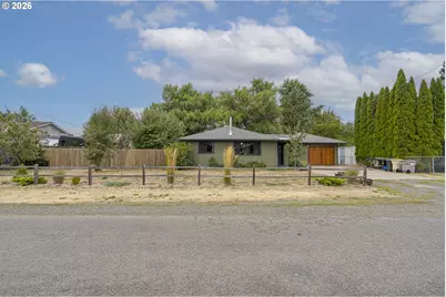 320 S 11th St, Lebanon, OR 97355 - Photo 2