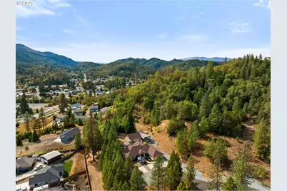 200 Eagle Ridge Dr, Canyonville, OR 97417 - Photo 4