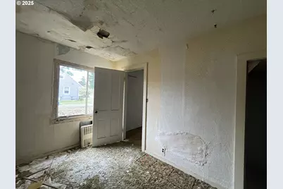 1109 4th St, Springfield, OR 97477 - Photo 10