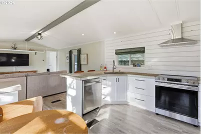 301 E Columbia Dr #62, Newberg, OR 97132 - Photo 8