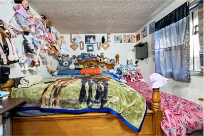 1194 R St, Springfield, OR 97477 - Photo 8