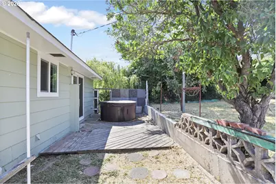 214 E 13th St, The Dalles, OR 97058 - Photo 30