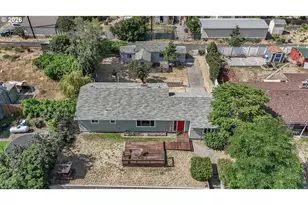 214 E 13th St, The Dalles, OR 97058 - Photo 2