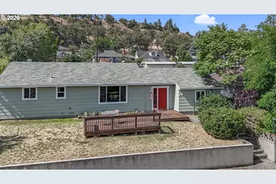 214 E 13th St, The Dalles, OR 97058 - Photo 6