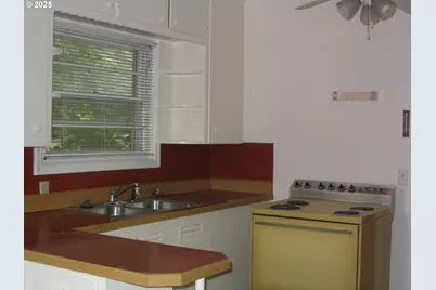 3636 SE 74th Ave, Portland, OR 97206 - Photo 8